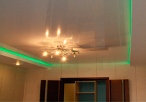 Белый потолок с подсветкой и профилем КП 4003